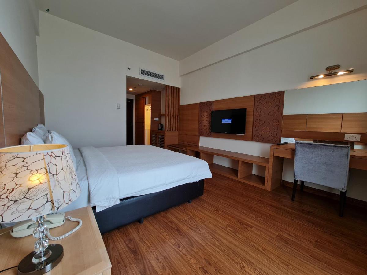 Swan Garden Hotel Malacca Bagian luar foto