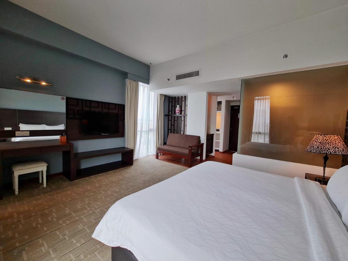 Swan Garden Hotel Malacca Bagian luar foto