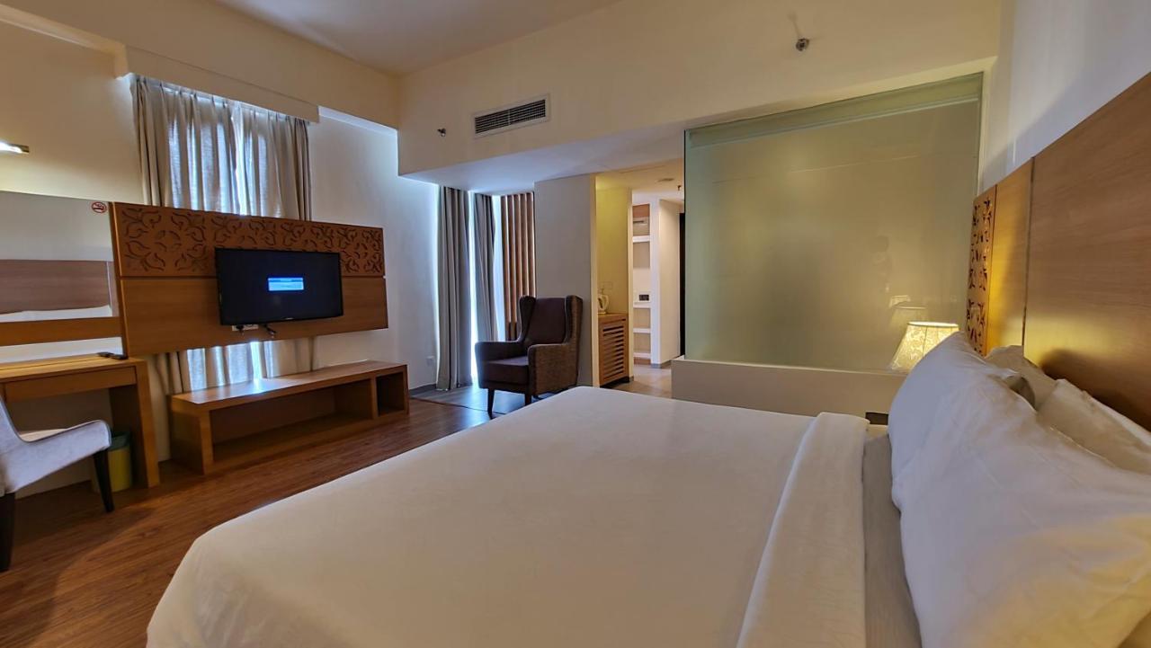 Swan Garden Hotel Malacca Bagian luar foto
