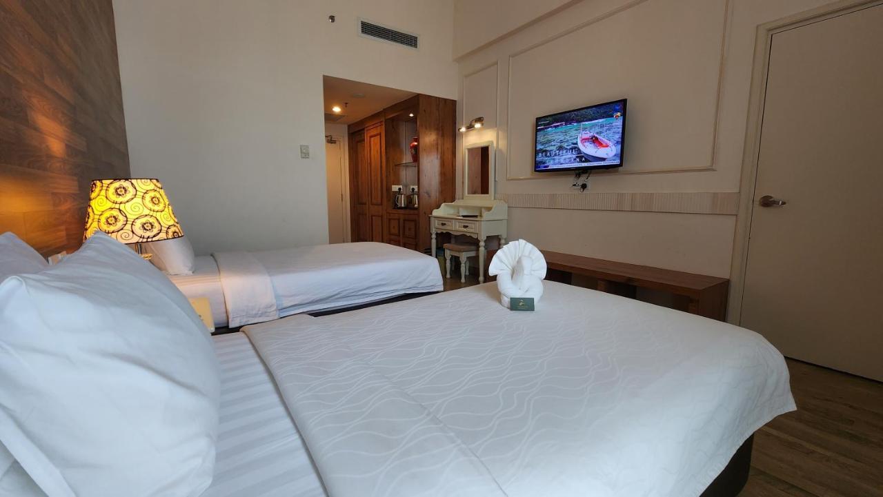 Swan Garden Hotel Malacca Bagian luar foto