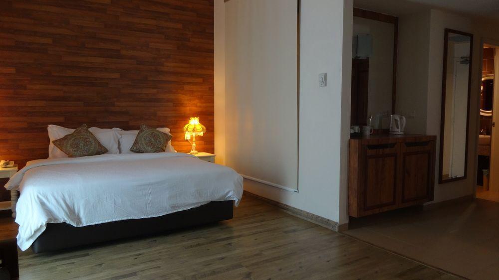 Swan Garden Hotel Malacca Bagian luar foto
